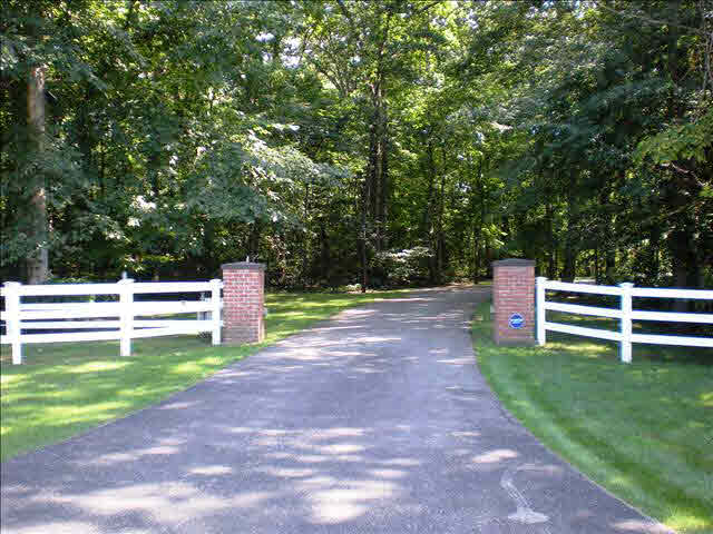 2515 West Temperance Road Temperance, MI 48182 - Photo 2 of 5 Entrance