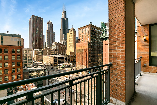 520 South State Street, Unit 711 Chicago, IL 60605 - Photo 12 of 28 a city view with tall buildings