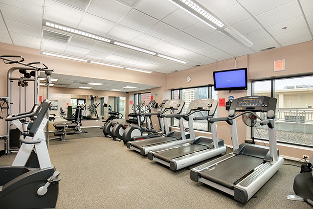 520 South State Street, Unit 711 Chicago, IL 60605 - Photo 22 of 28 a view of a room with gym equipment