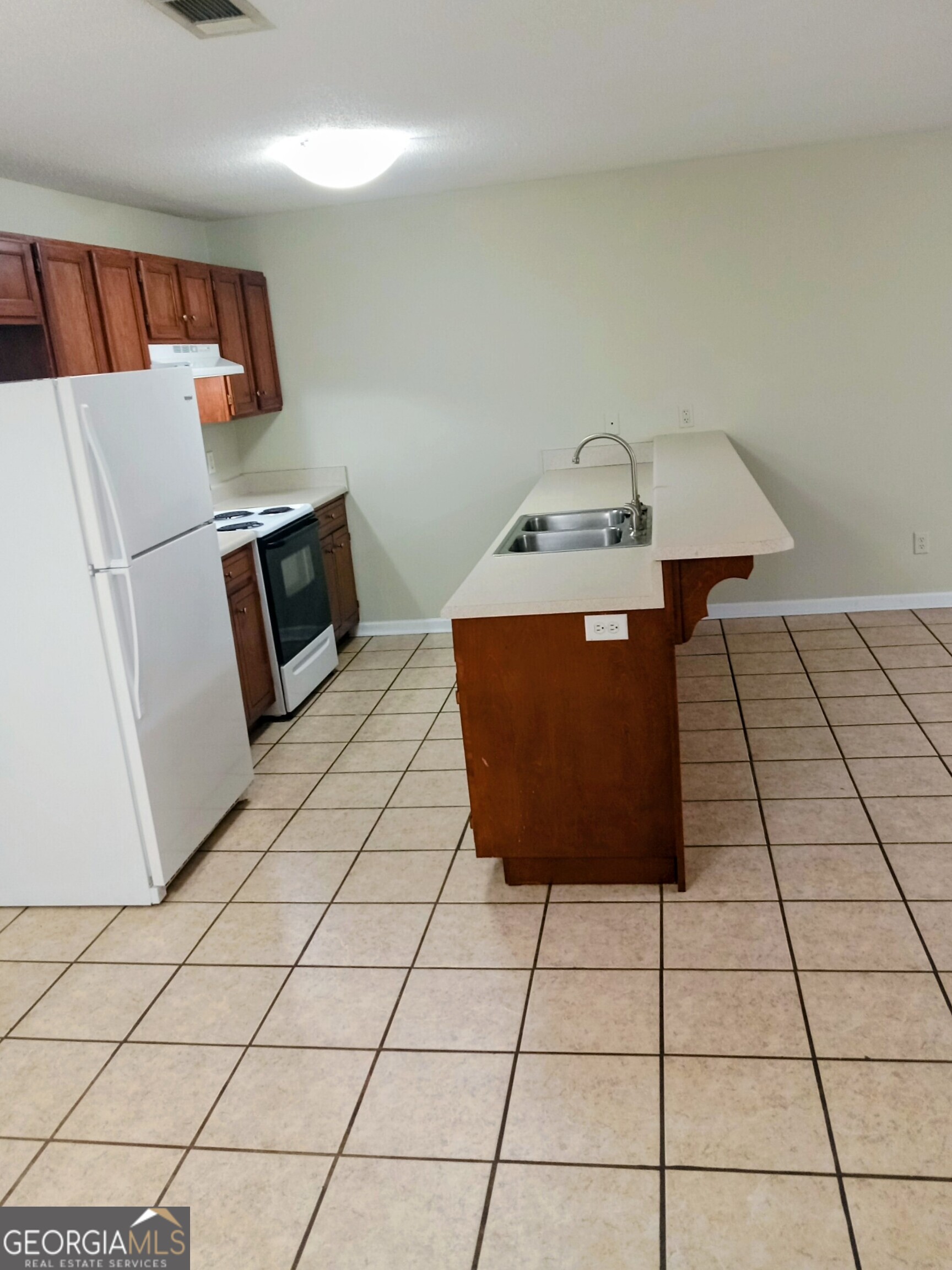 803 Cardinal Grove Court Albany, GA 31701 - Photo 3 of 11