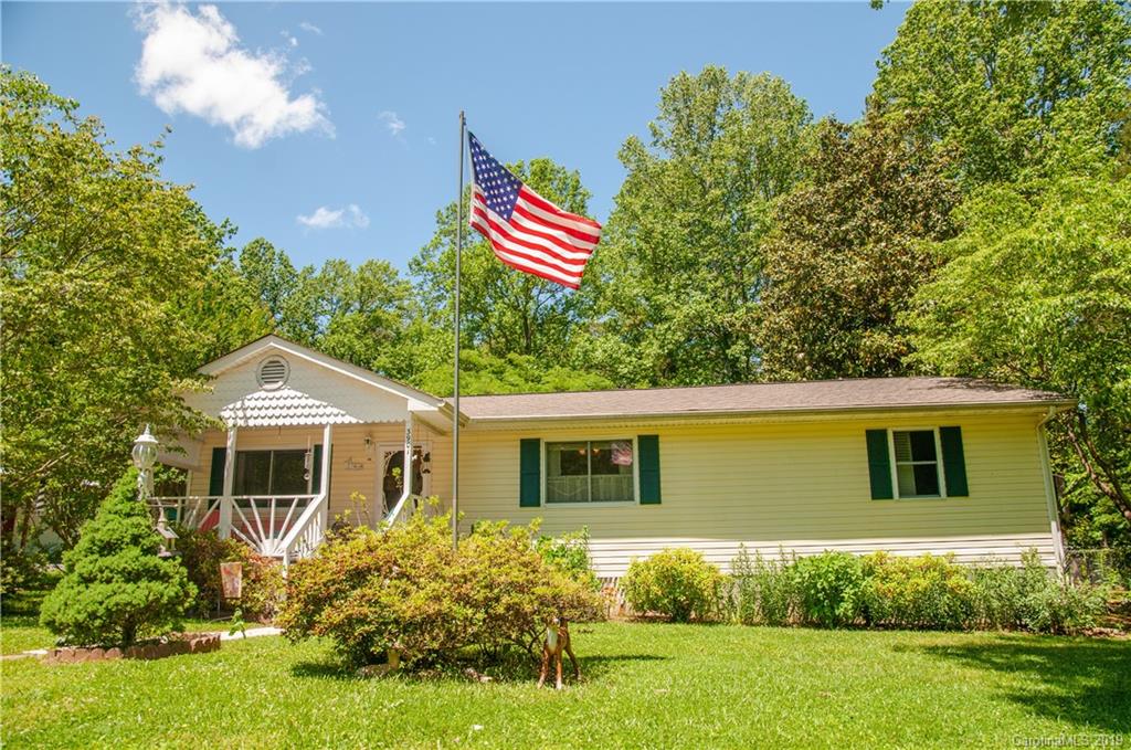 3901 Lake Road Charlotte, NC 28269 - Photo 2 of 29 Gallery Image 2