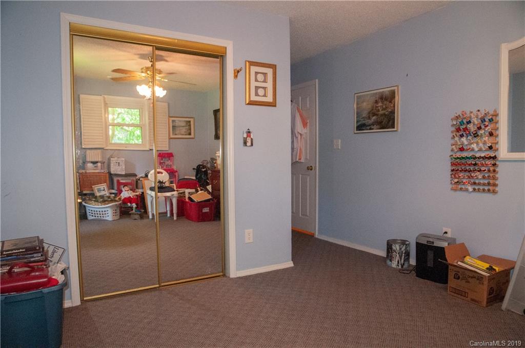 3901 Lake Road Charlotte, NC 28269 - Photo 19 of 29 Gallery Image 19
