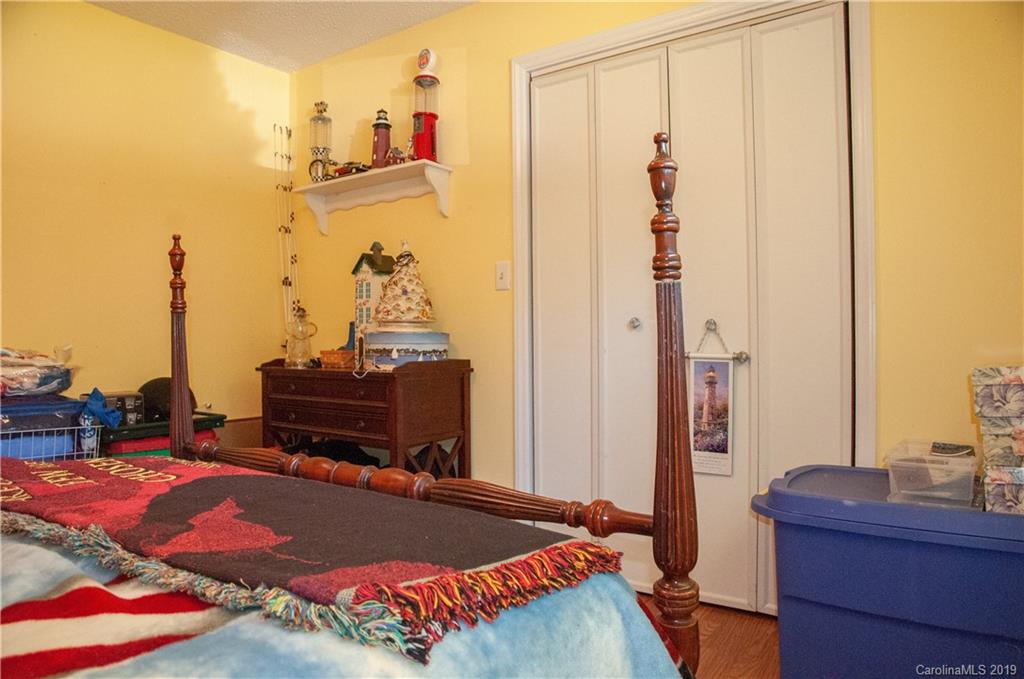 3901 Lake Road Charlotte, NC 28269 - Photo 20 of 29 Gallery Image 20