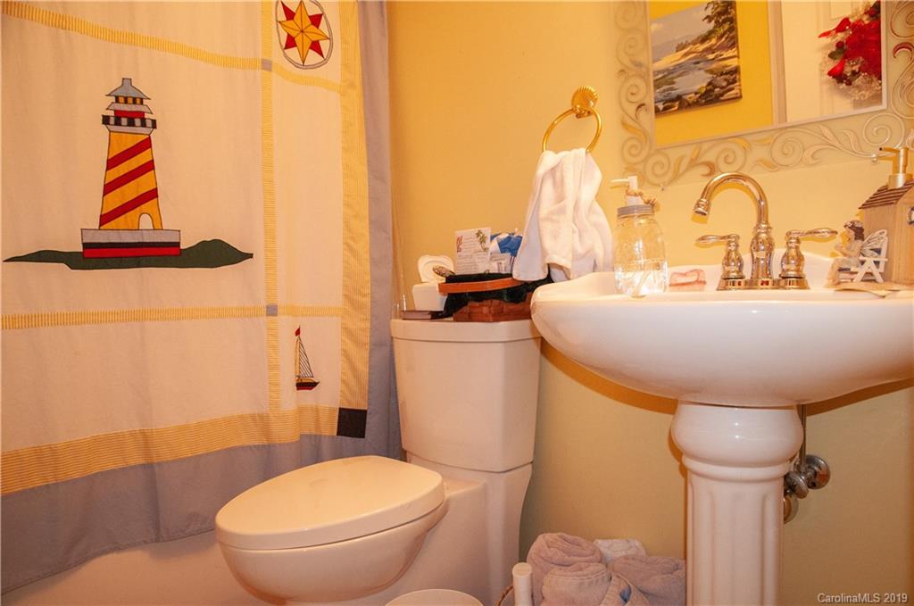 3901 Lake Road Charlotte, NC 28269 - Photo 23 of 29 Gallery Image 23