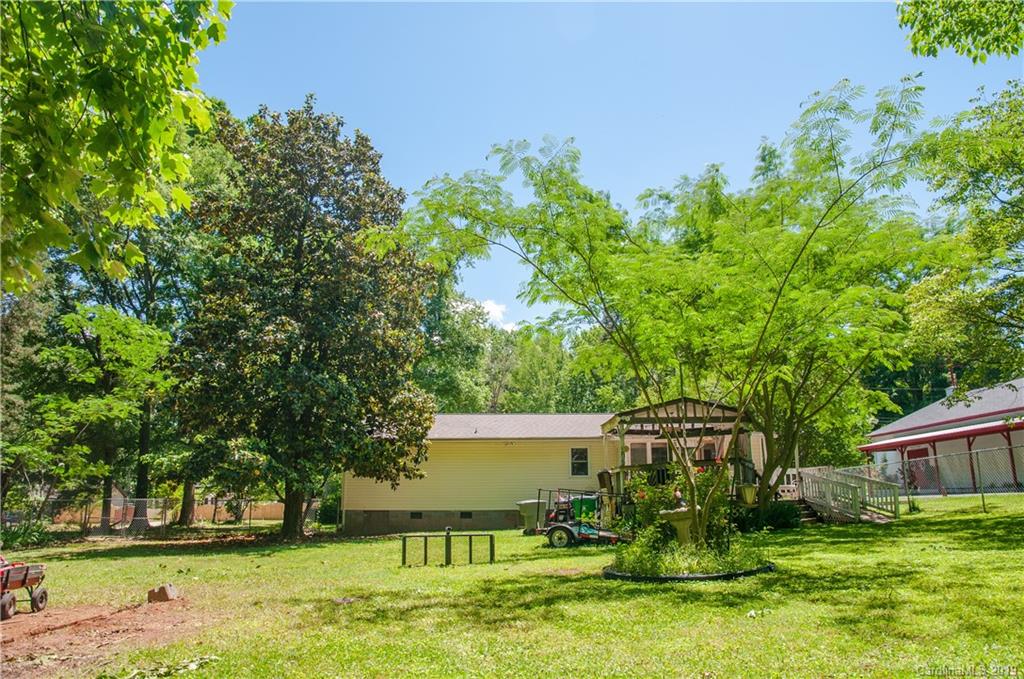 3901 Lake Road Charlotte, NC 28269 - Photo 29 of 29 Gallery Image 29