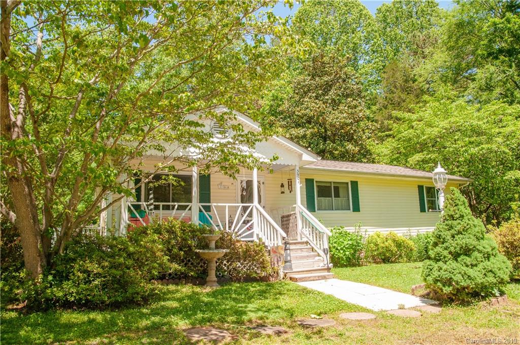 3901 Lake Road Charlotte, NC 28269 - Photo 5 of 29 Gallery Image 5