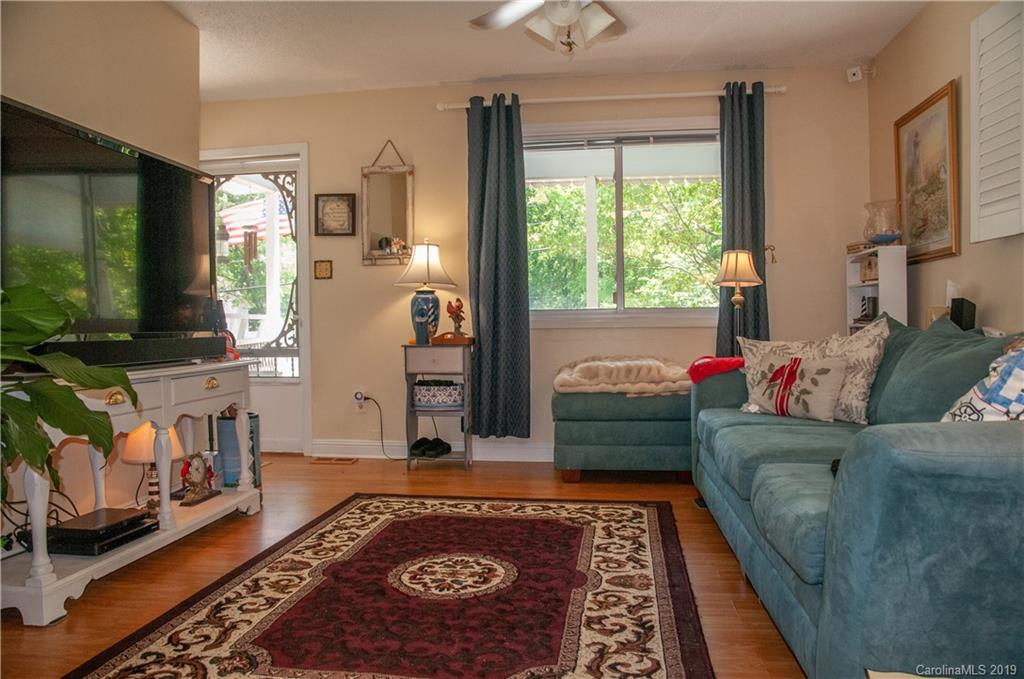 3901 Lake Road Charlotte, NC 28269 - Photo 6 of 29 Gallery Image 6