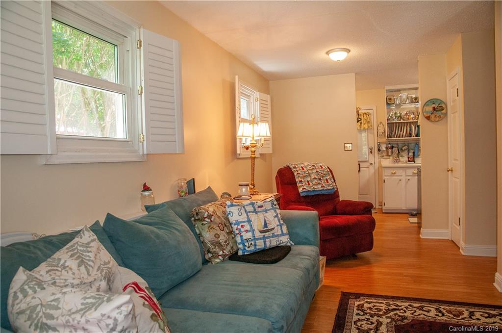 3901 Lake Road Charlotte, NC 28269 - Photo 7 of 29 Gallery Image 7