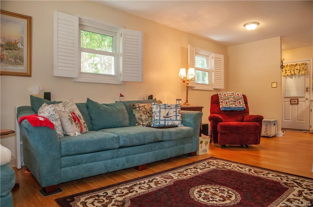 3901 Lake Road Charlotte, NC 28269 - Photo 8 of 29 Gallery Image 8