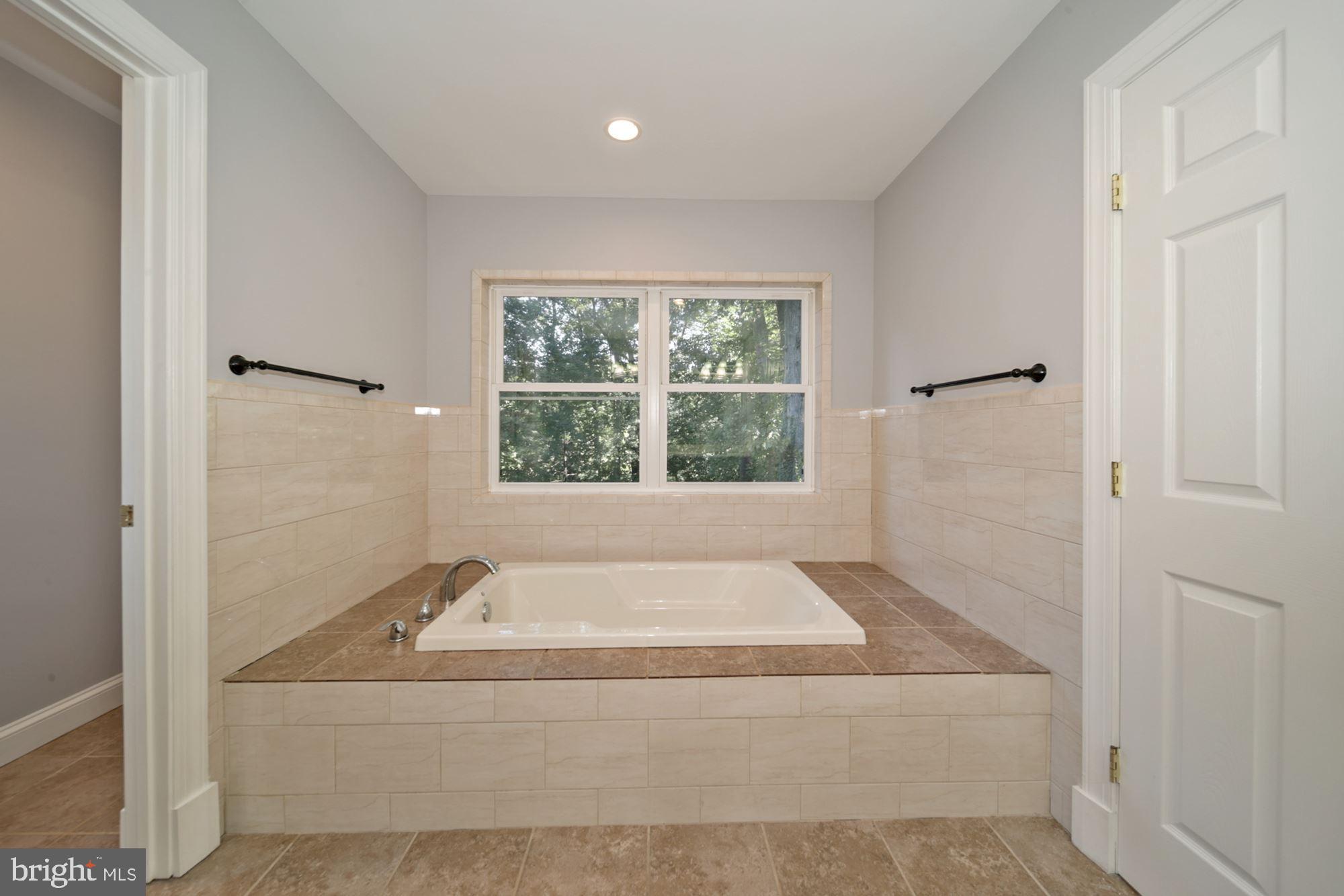 4103 Decatur Avenue Kensington, MD 20895 - Photo 18 of 32 Soaking tub