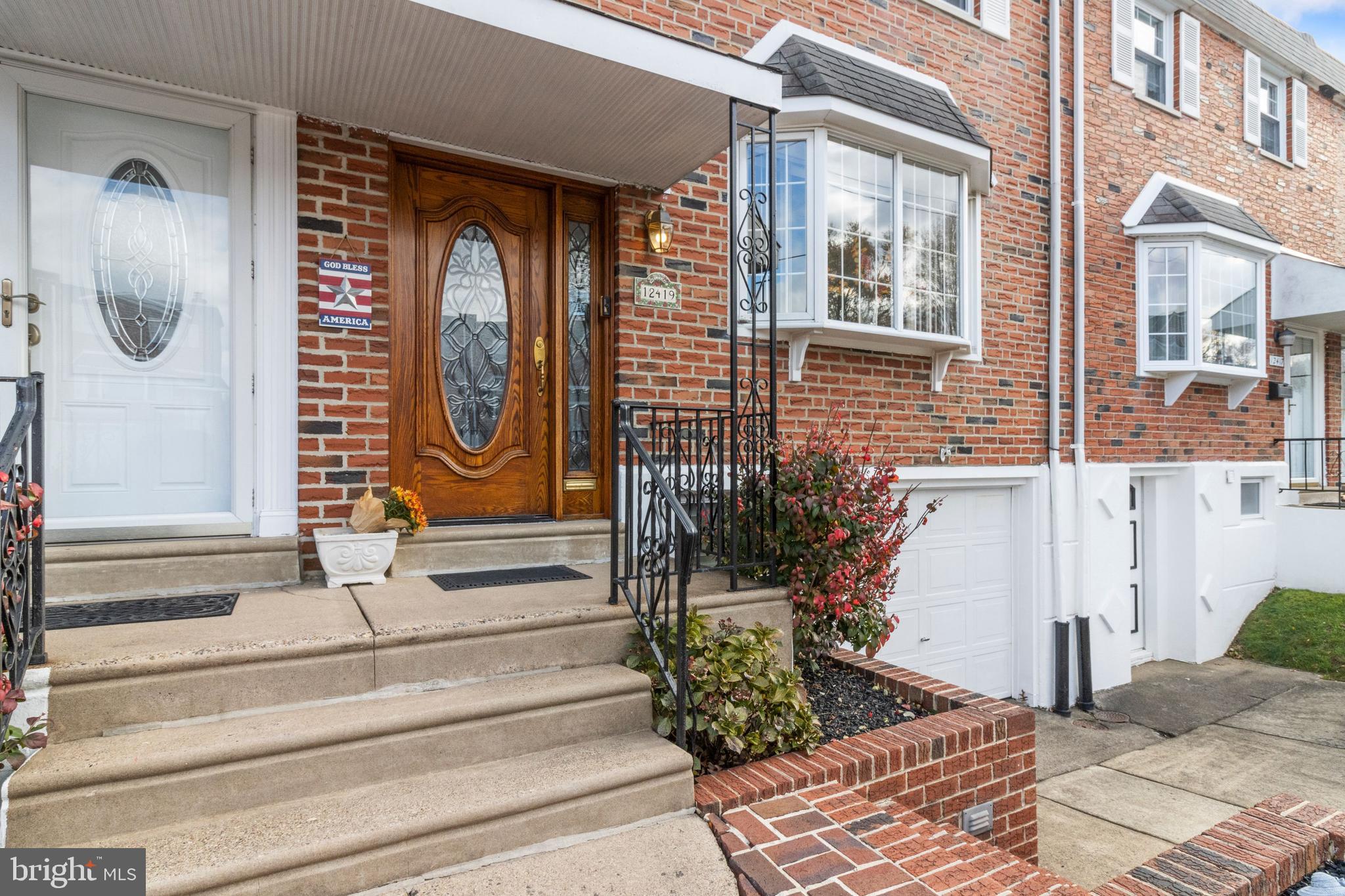12419 Wyndom Road Philadelphia, PA 19154 - Photo 2 of 40 Gallery Image 2
