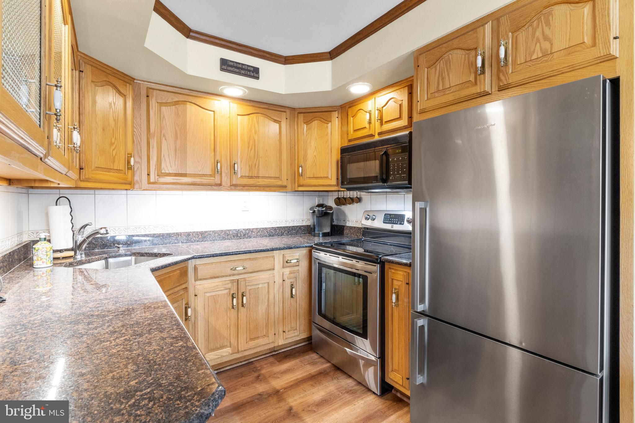 12419 Wyndom Road Philadelphia, PA 19154 - Photo 16 of 40 Stainless steel refrigerator included.