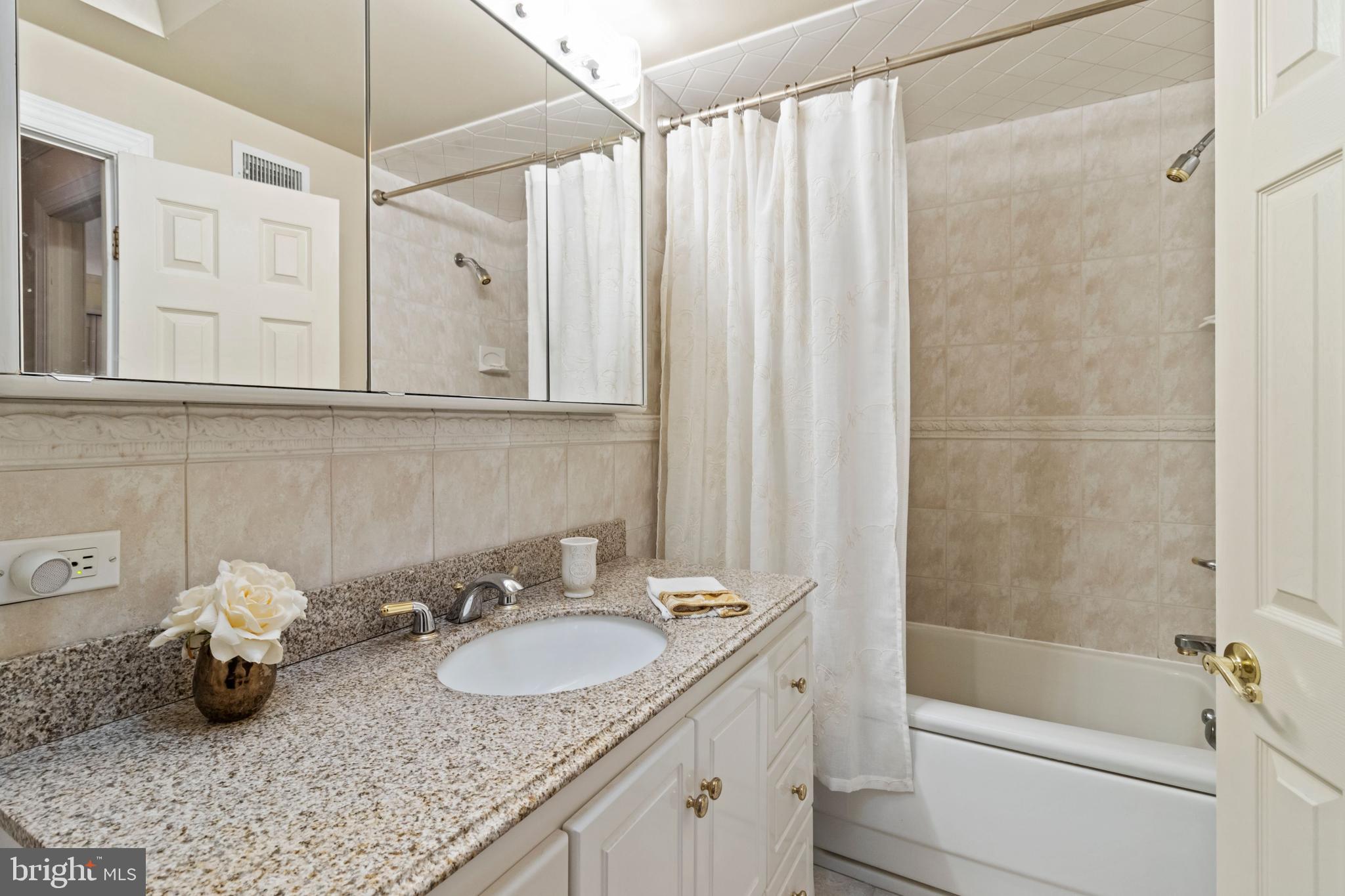 12419 Wyndom Road Philadelphia, PA 19154 - Photo 21 of 40 Beautifully expanded.