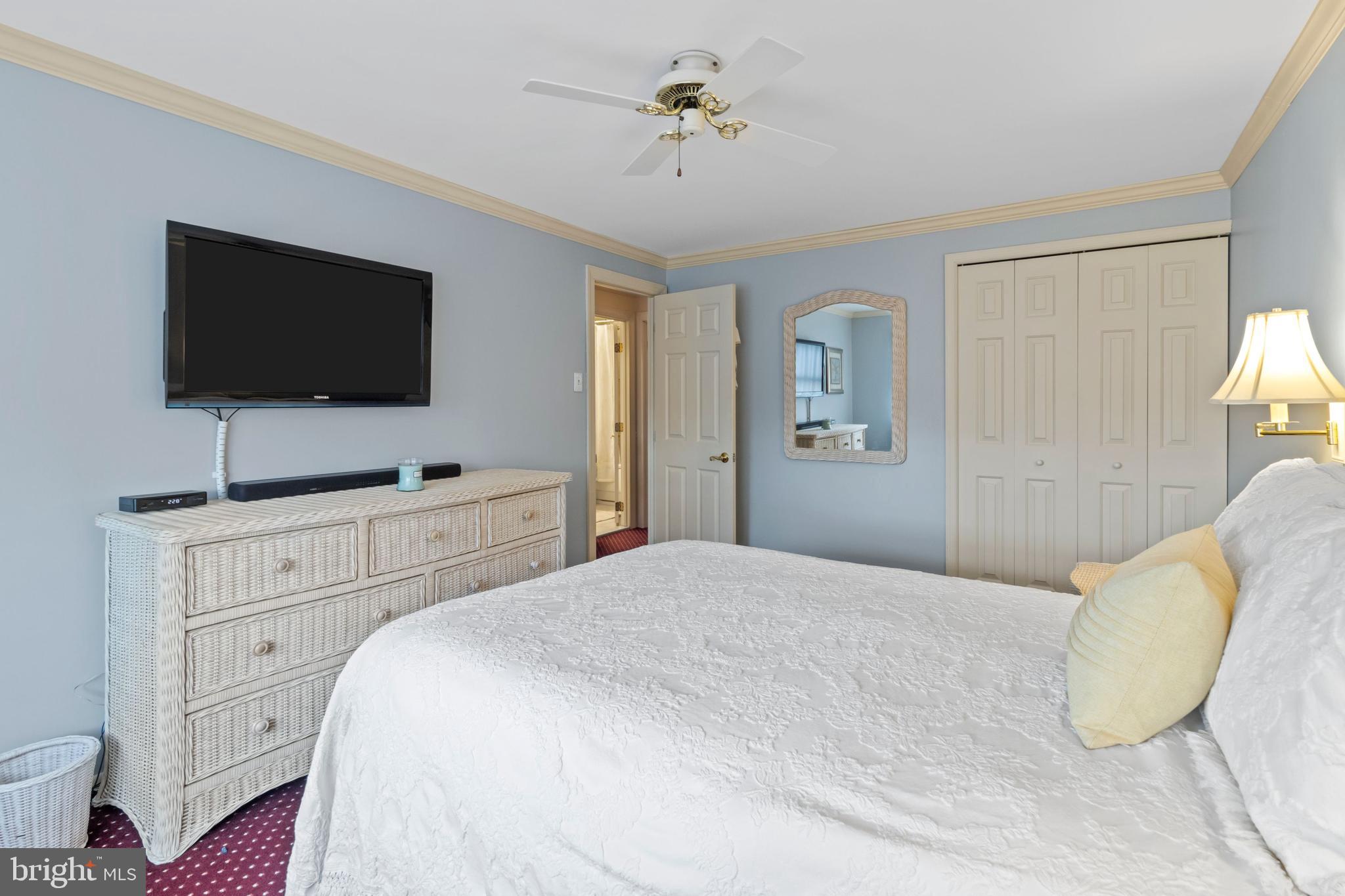 12419 Wyndom Road Philadelphia, PA 19154 - Photo 25 of 40 Deep closet. Crown moldings,