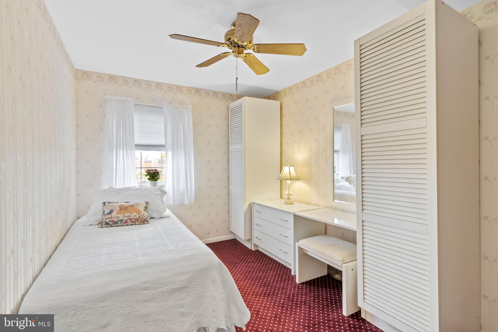 12419 Wyndom Road Philadelphia, PA 19154 - Photo 27 of 40 Ceiling fan and built ins.