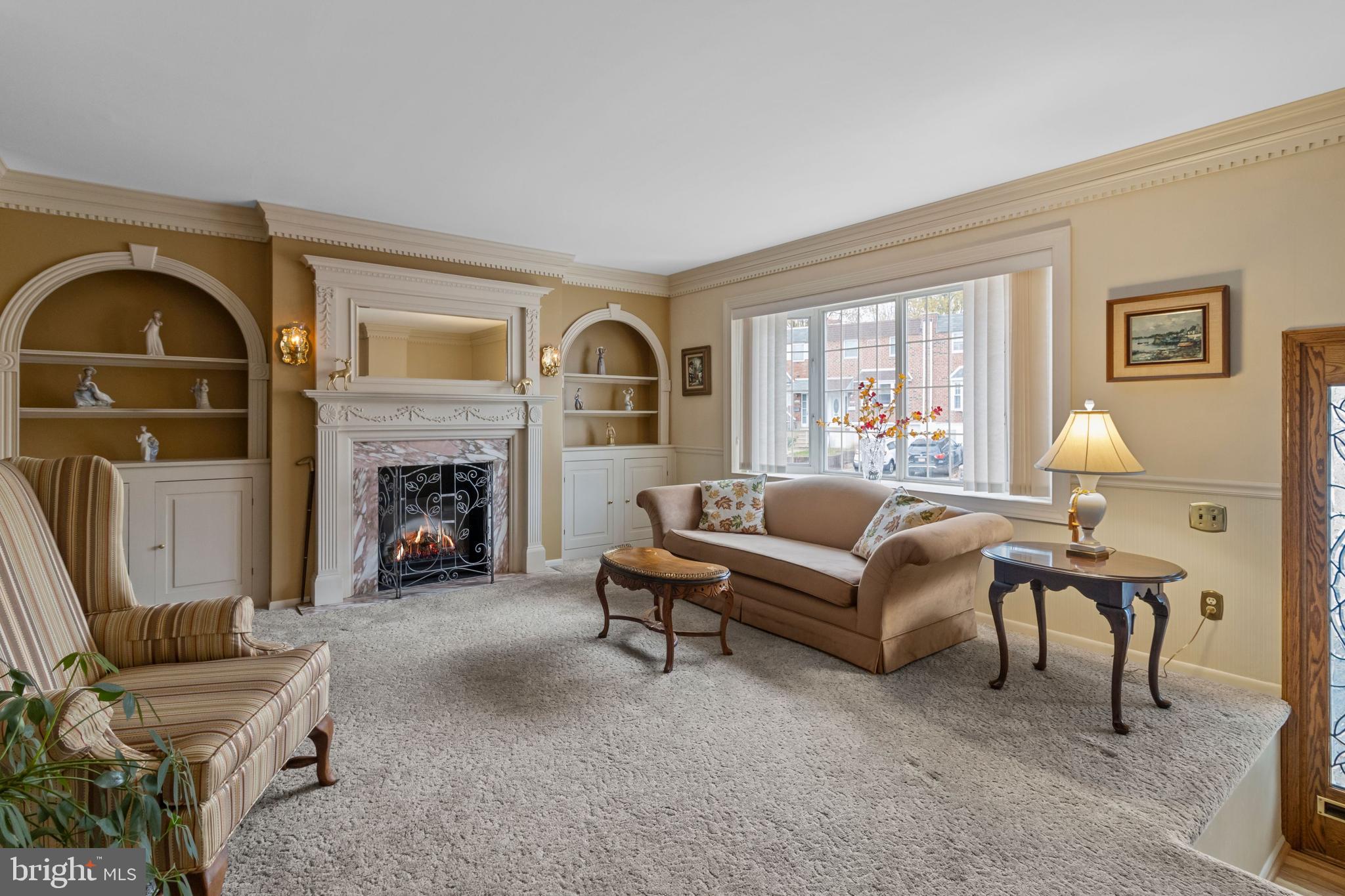 12419 Wyndom Road Philadelphia, PA 19154 - Photo 6 of 40 Handcrafted built ins.