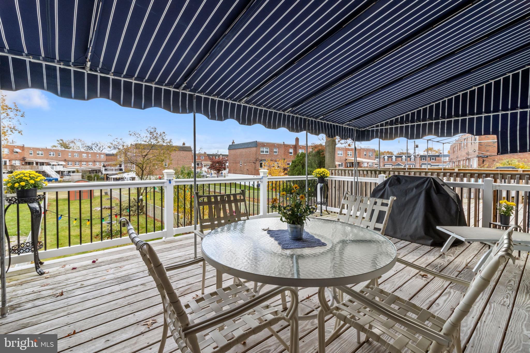 12419 Wyndom Road Philadelphia, PA 19154 - Photo 10 of 40 Sensational deck.