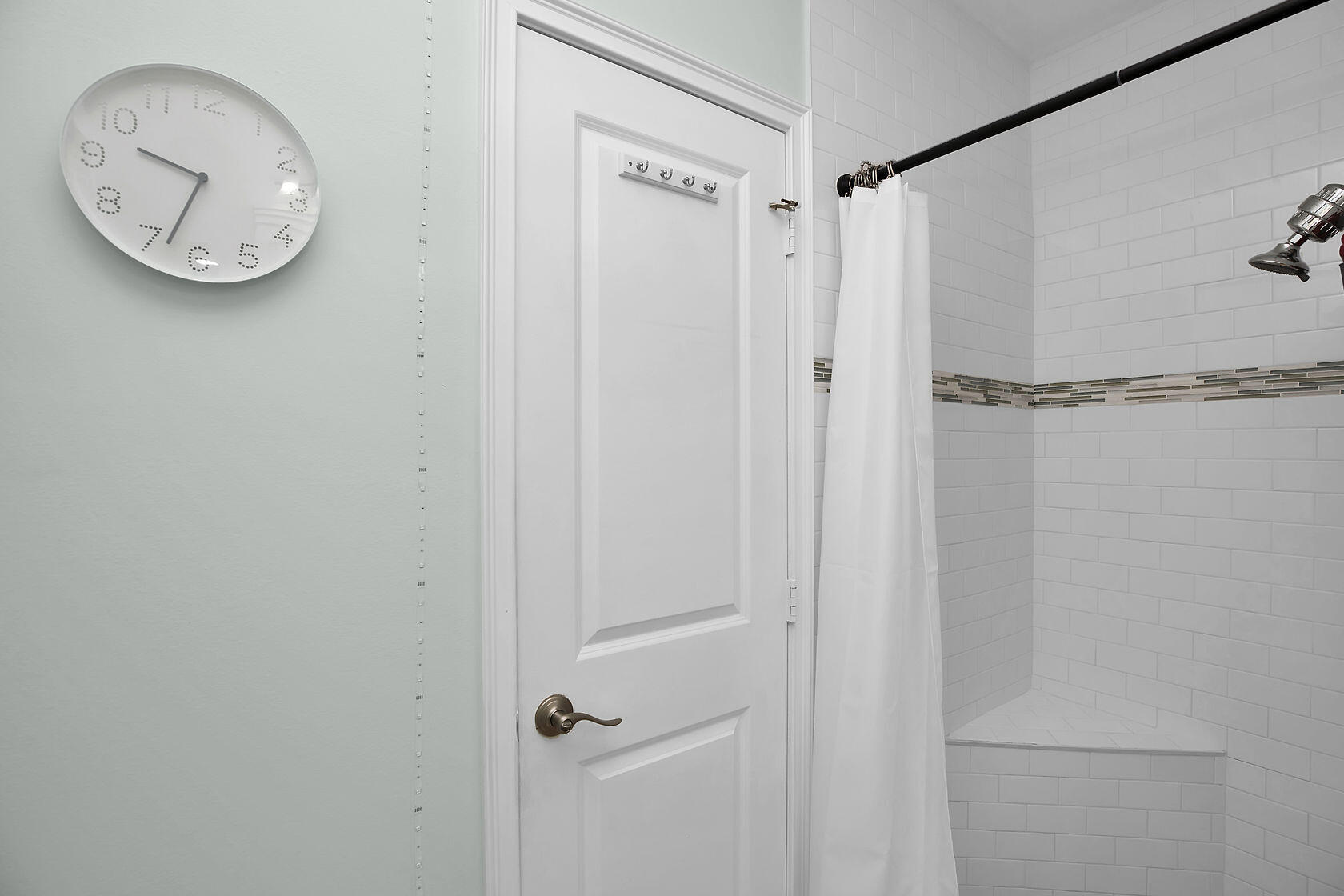 1632 Bogie Drive Big Pine Key, FL 33043 - Photo 22 of 47 a bathroom with a mirror