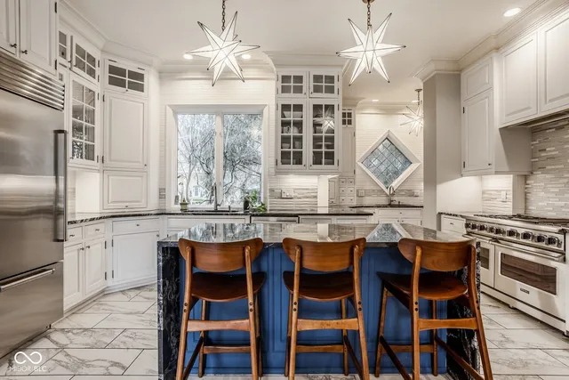 $2,599,000 | 290 Breakwater Drive, Fishers, IN 46037