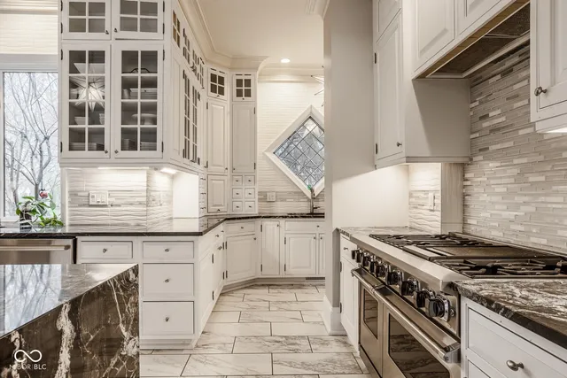 $2,599,000 | 290 Breakwater Drive, Fishers, IN 46037