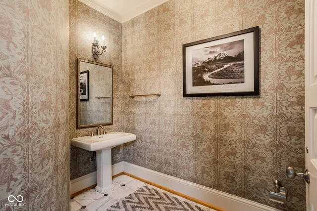 $2,599,000 | 290 Breakwater Drive, Fishers, IN 46037