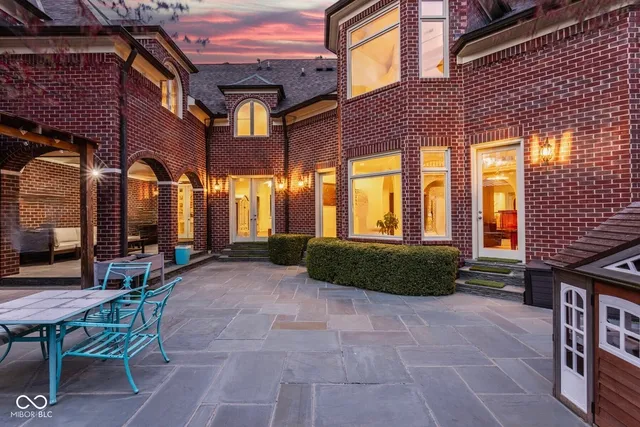 $2,599,000 | 290 Breakwater Drive, Fishers, IN 46037