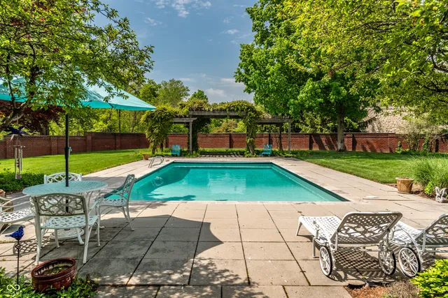 $2,599,000 | 290 Breakwater Drive, Fishers, IN 46037