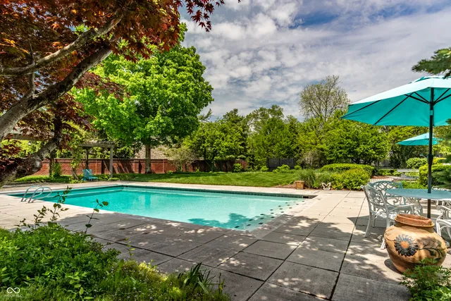 $2,599,000 | 290 Breakwater Drive, Fishers, IN 46037