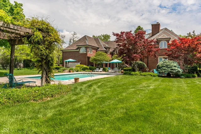 $2,599,000 | 290 Breakwater Drive, Fishers, IN 46037