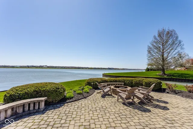 $2,599,000 | 290 Breakwater Drive, Fishers, IN 46037