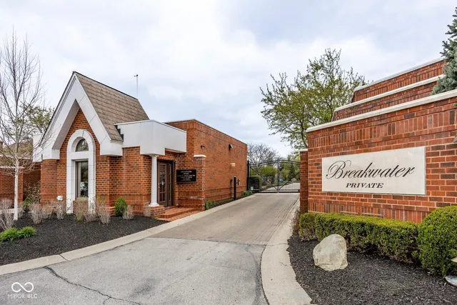 $2,599,000 | 290 Breakwater Drive, Fishers, IN 46037