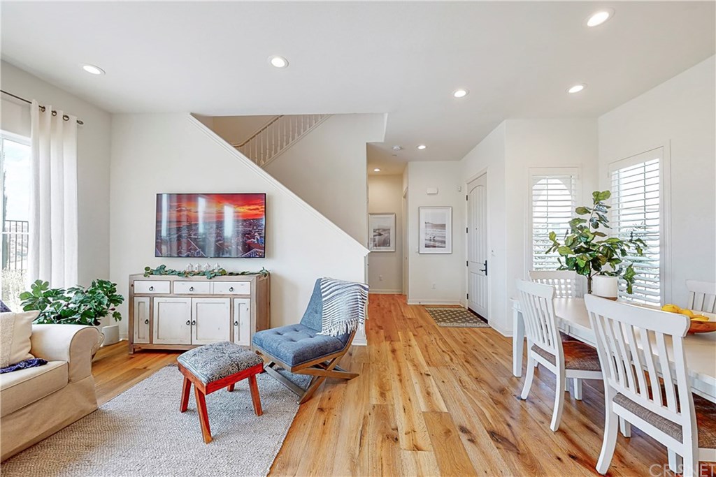 20706 Beech Circle Porter Ranch, CA 91326 - Photo 15 of 55 Gallery Image 15