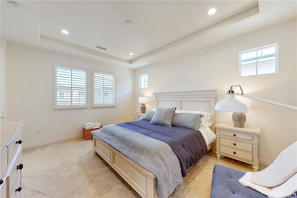 20706 Beech Circle Porter Ranch, CA 91326 - Photo 16 of 55 Gallery Image 16