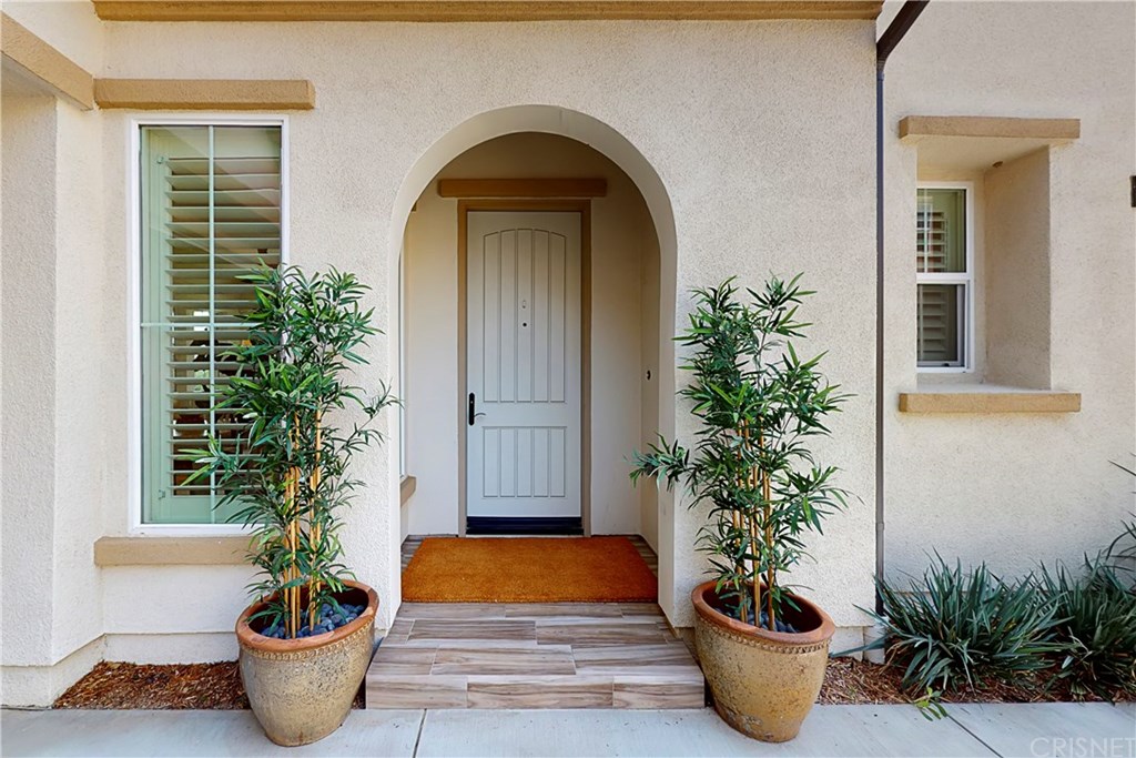 20706 Beech Circle Porter Ranch, CA 91326 - Photo 3 of 55 Gallery Image 3