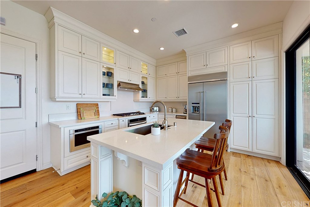 20706 Beech Circle Porter Ranch, CA 91326 - Photo 4 of 55 Gallery Image 4