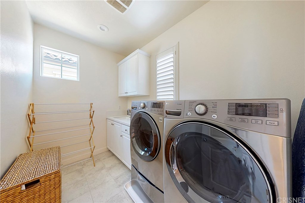 20706 Beech Circle Porter Ranch, CA 91326 - Photo 35 of 55 Gallery Image 35