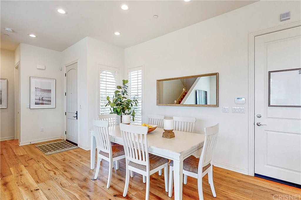 20706 Beech Circle Porter Ranch, CA 91326 - Photo 8 of 55 Gallery Image 8