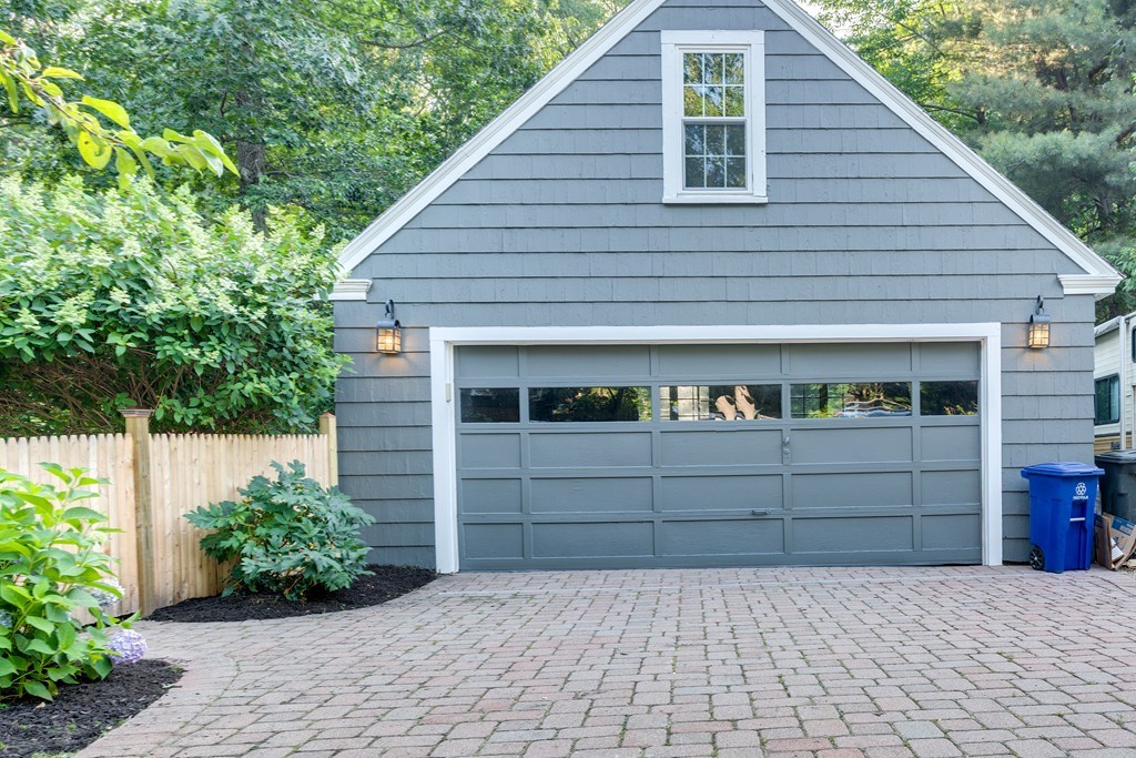 201 River Road Andover, MA 01810 - Photo 3 of 30 Gallery Image 3