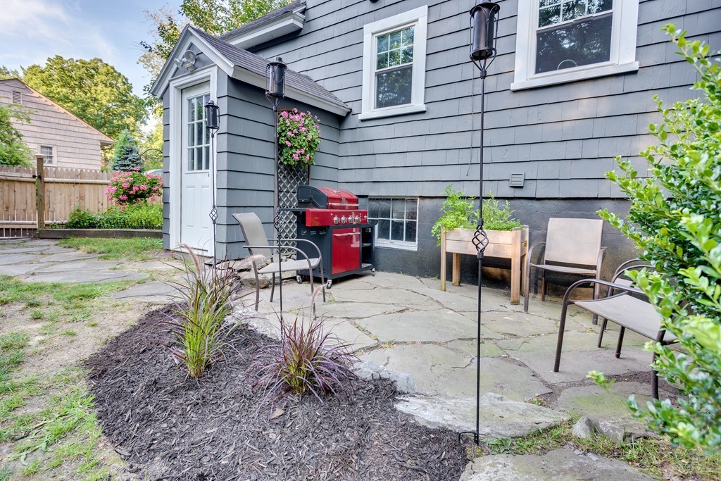 201 River Road Andover, MA 01810 - Photo 8 of 30 Gallery Image 8