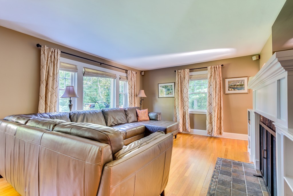 201 River Road Andover, MA 01810 - Photo 9 of 30 Gallery Image 9