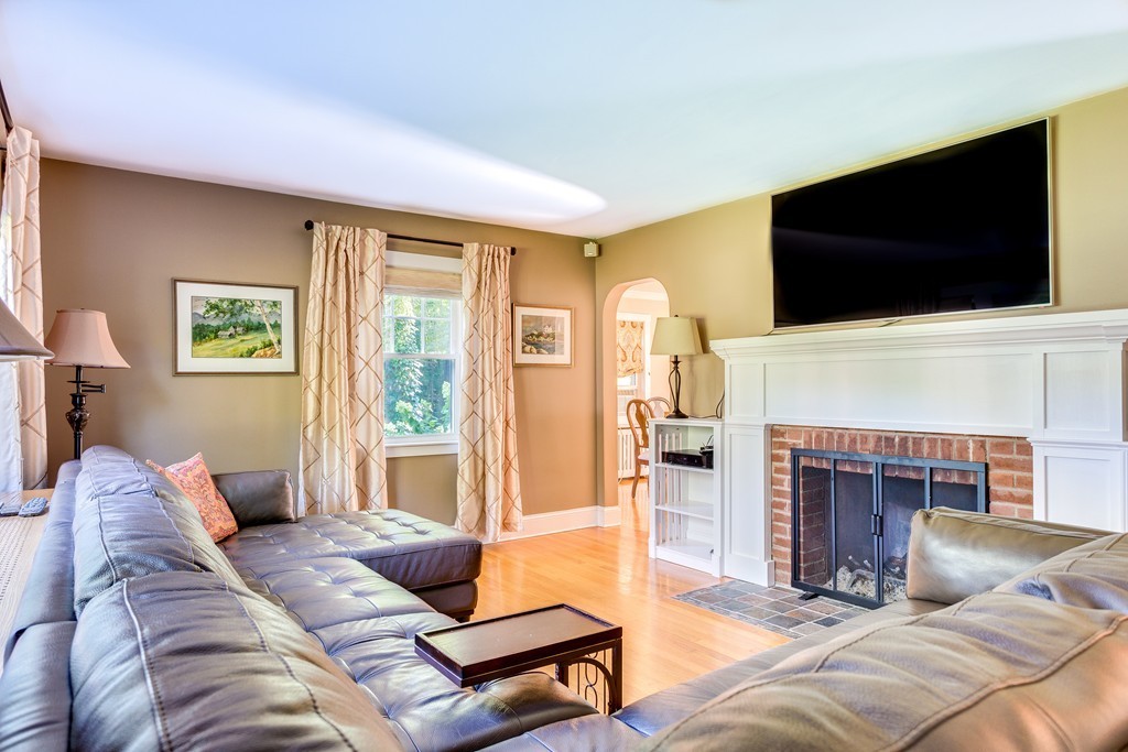 201 River Road Andover, MA 01810 - Photo 10 of 30 Gallery Image 10