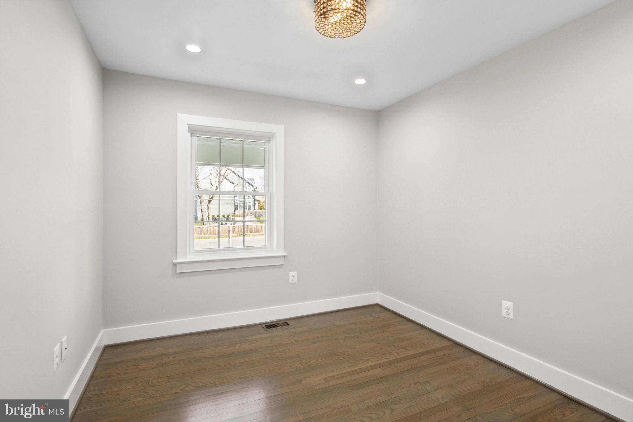 8832 Fort Hunt Road Alexandria, VA 22308 - Photo 22 of 47 Gallery Image 22