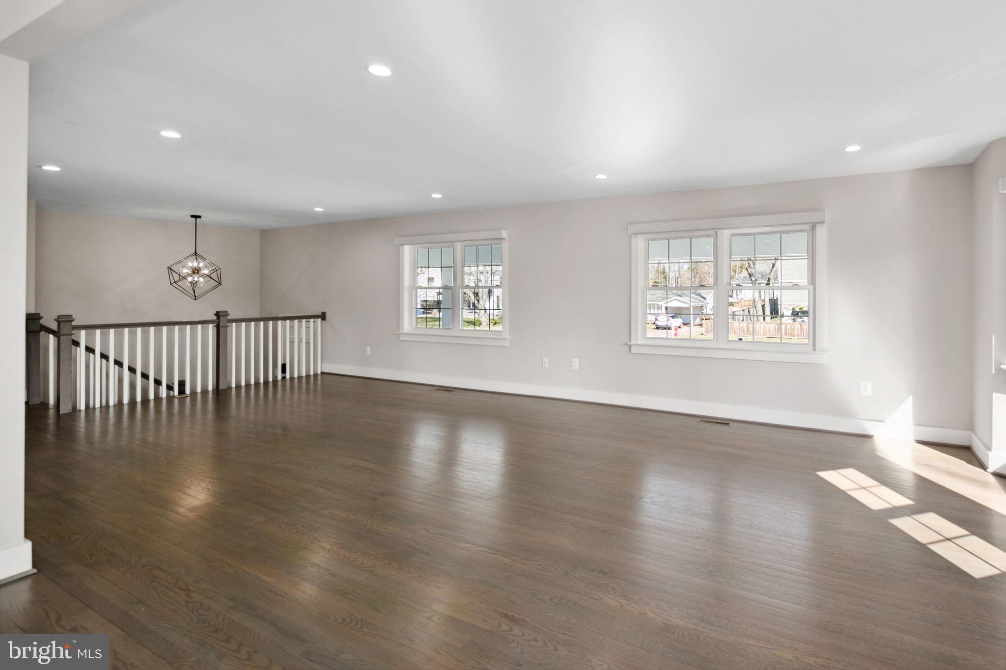 8832 Fort Hunt Road Alexandria, VA 22308 - Photo 4 of 47 Gallery Image 4
