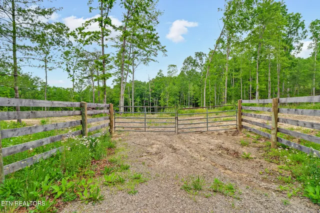 $325,000 | 15.18-ac Mt Helen Road, Allardt, TN 38504