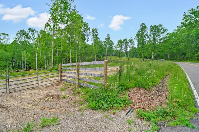 $325,000 | 15.18-ac Mt Helen Road, Allardt, TN 38504