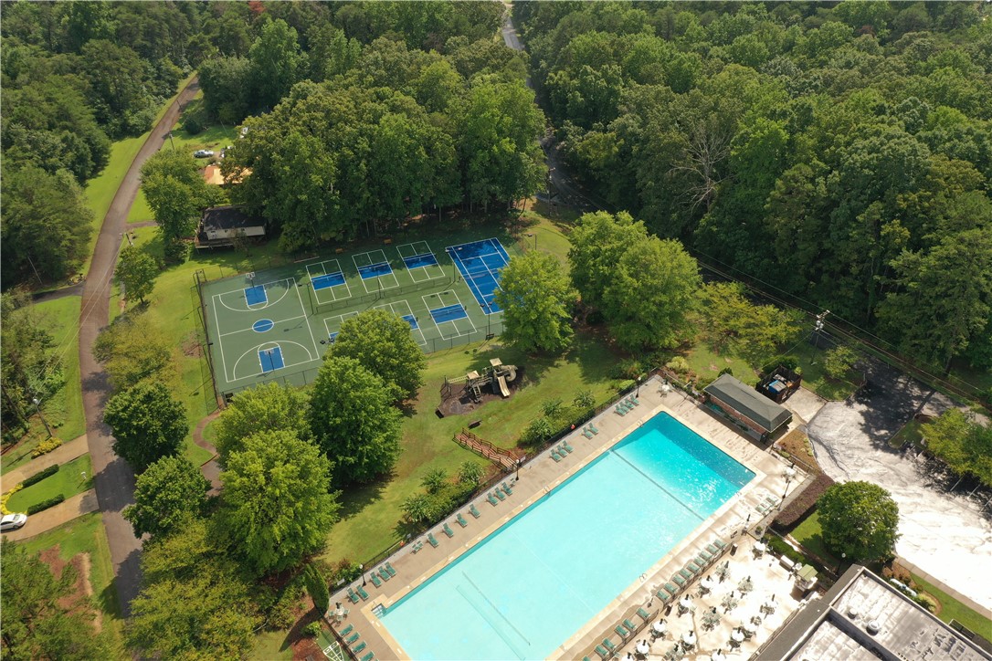 129 Middleton Drive Westminster, SC 29693 - Photo 2 of 12 This aerial view showcases diverse recreational amenities for an active lifestyle.