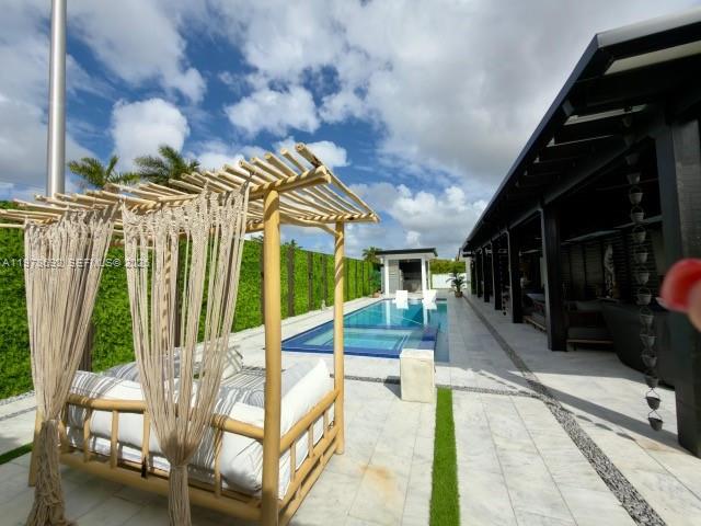 9351 Southwest 88th Terrace Miami, FL 33176 - Photo 11 of 73