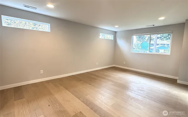 $4,300 | 316 Northeast 191st Street, Shoreline, WA 98155