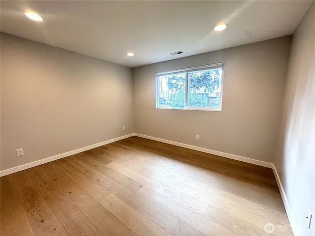 $4,300 | 316 Northeast 191st Street, Shoreline, WA 98155