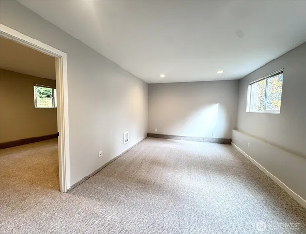 $4,300 | 316 Northeast 191st Street, Shoreline, WA 98155